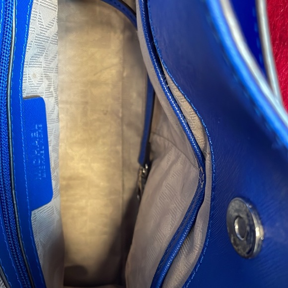 MICHAEL KORS BLUE SAFFIANO LEATHER HAMILTON CROSSBODY BAG SILVER HARDWARE - Picture 10 of 14